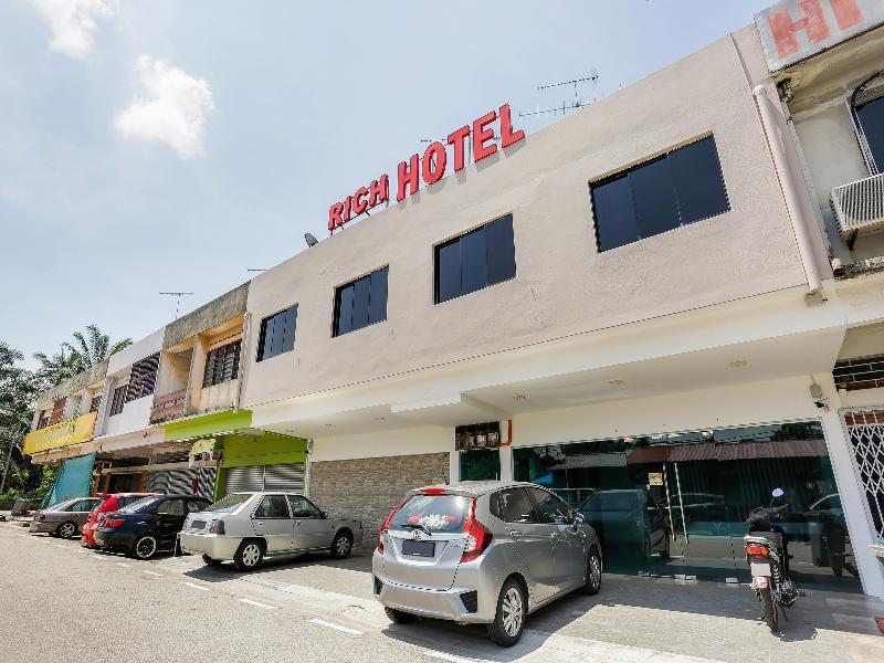 Super Oyo 89495 Rich Hotel Air Hitam Luaran gambar
