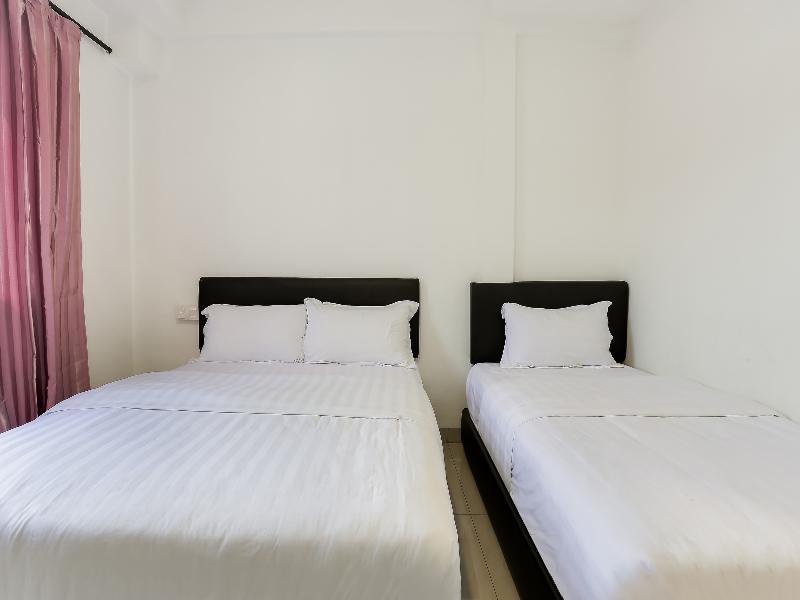 Super Oyo 89495 Rich Hotel Air Hitam Luaran gambar